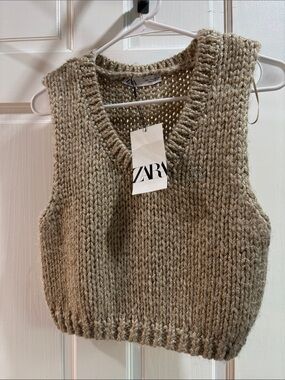 NWT Zara Gold Metallic Shimmer Chunky Knit Sweater Vest Crop Top V-Neck Size L